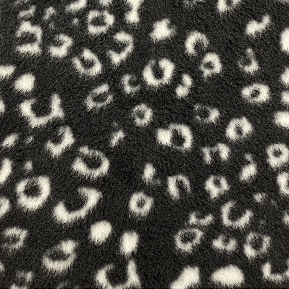 BLACK Fleece Leopard Joggers Size L (12-14) - Picture 2 of 3